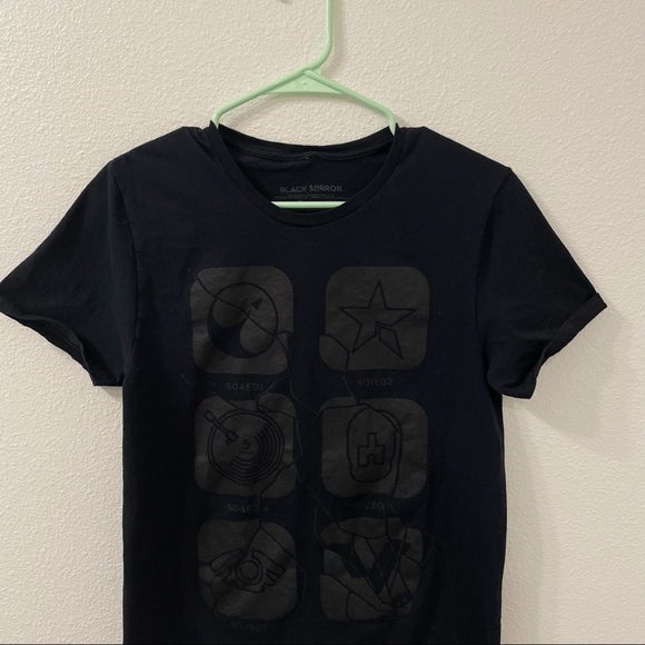 Loot wear Netflix black mirror t shirt black small black shirt Netflix shirt - Picture 2 of 4